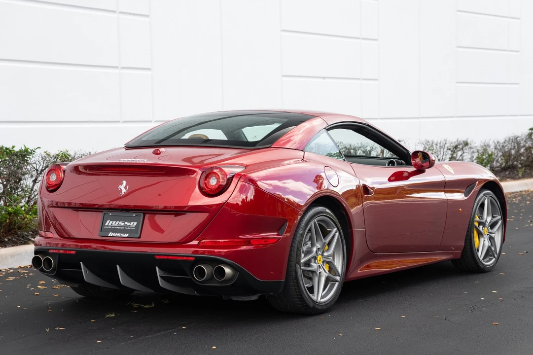 2015 Ferrari California T - Image 16 of 21