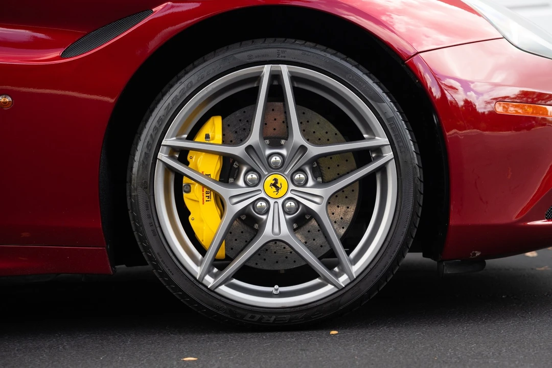2015 Ferrari California T - Image 9 of 21