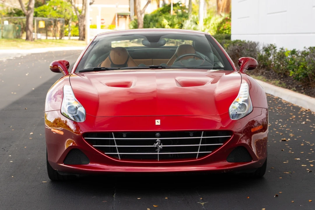 2015 Ferrari California T - Image 2 of 21