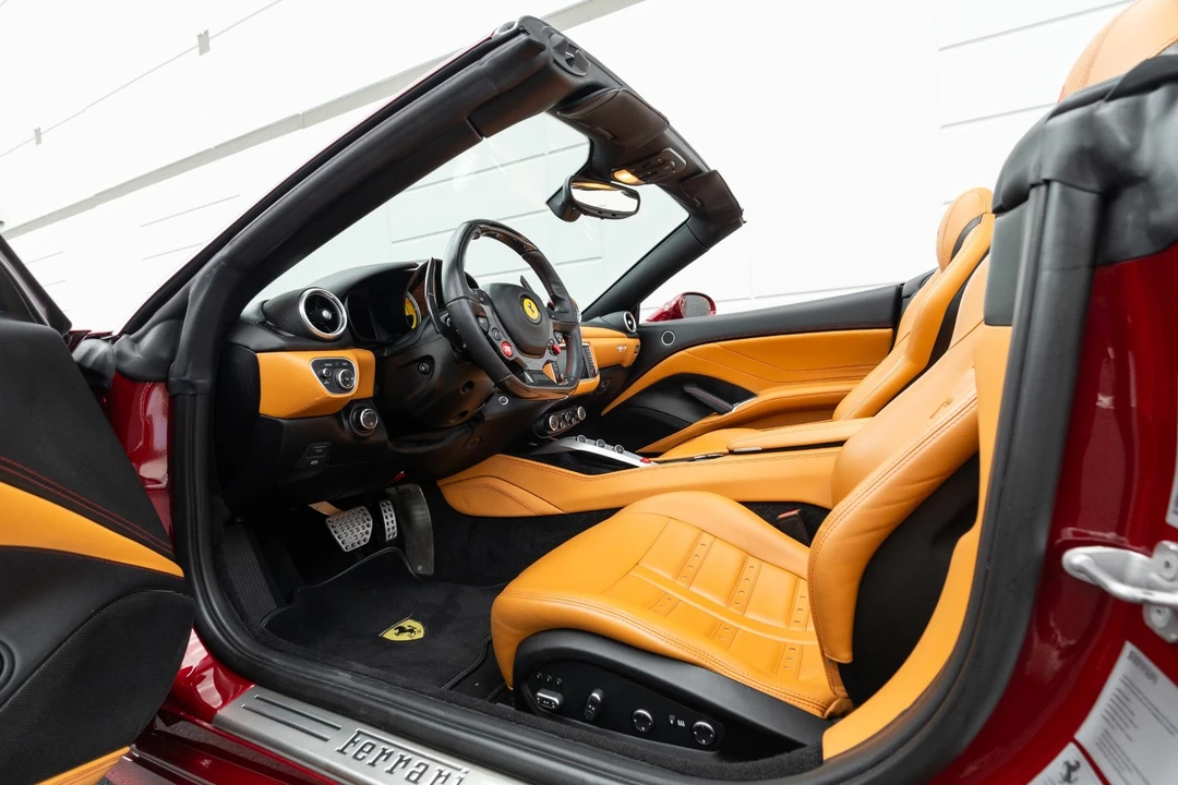 2015 Ferrari California T - Image 8 of 21