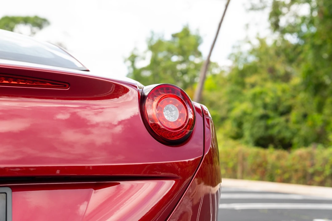 2015 Ferrari California T - Image 18 of 21