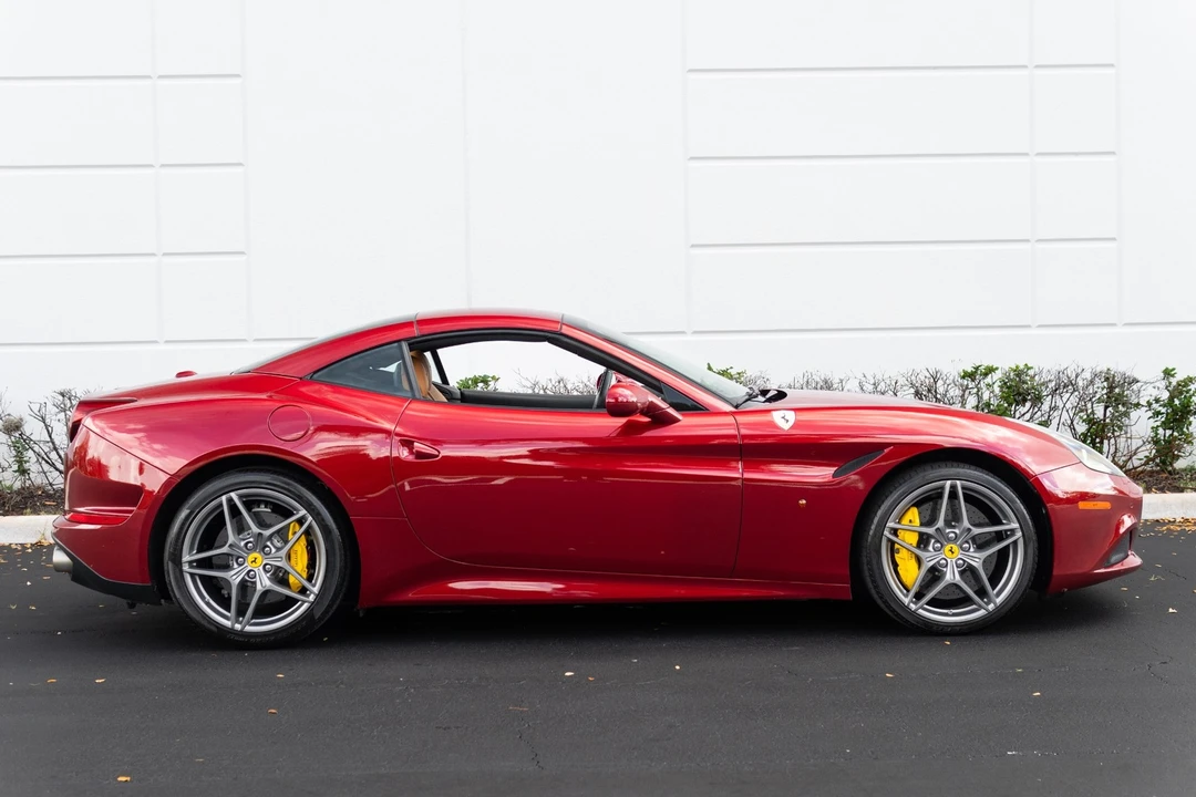 2015 Ferrari California T - Image 15 of 21