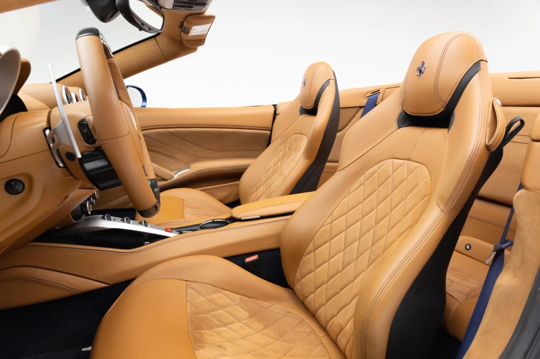 2015 Ferrari California T - Image 8 of 21