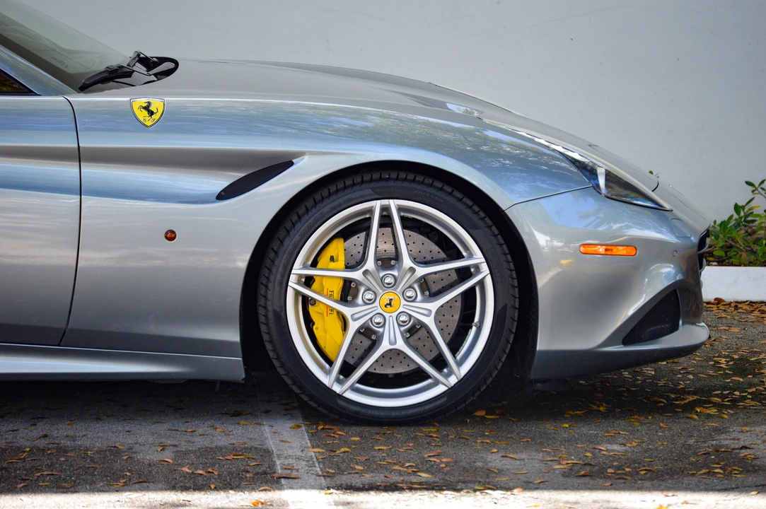 2015 Ferrari California T - Image 23 of 31