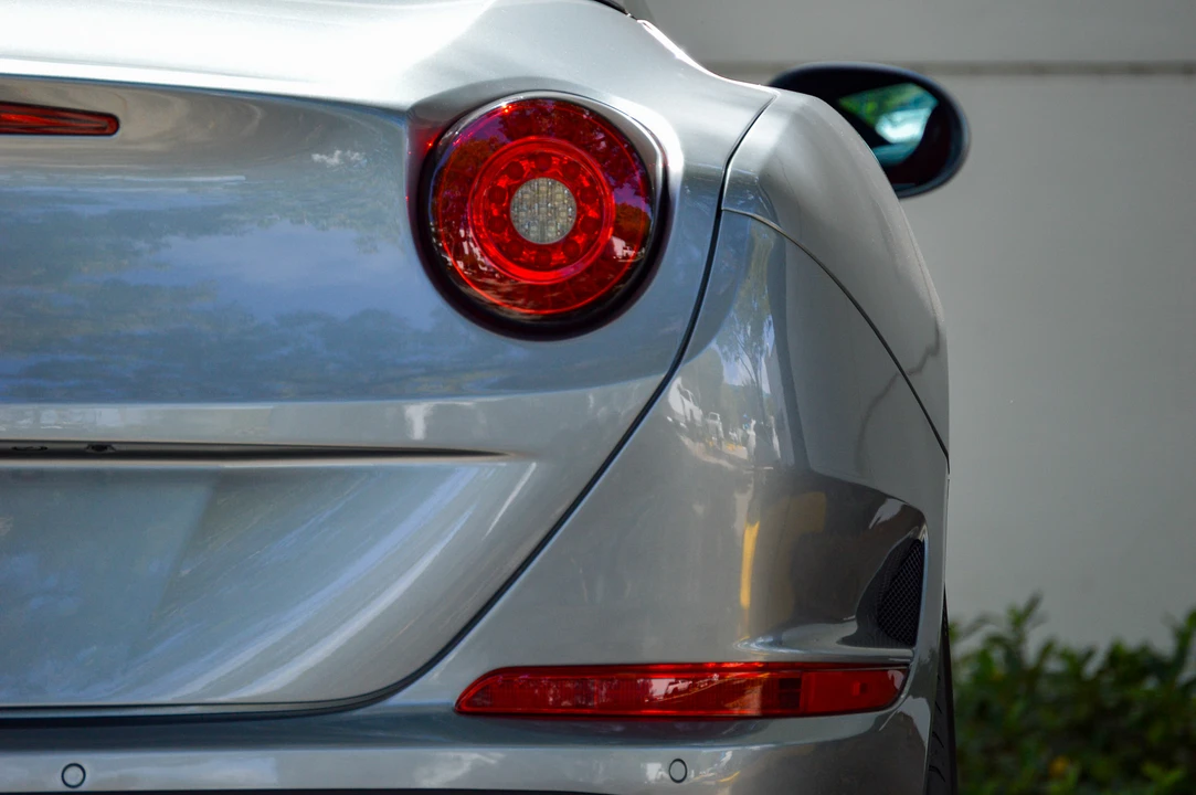 2015 Ferrari California T - Image 18 of 31