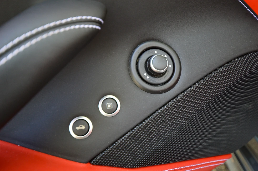 2015 Ferrari California T - Image 31 of 31
