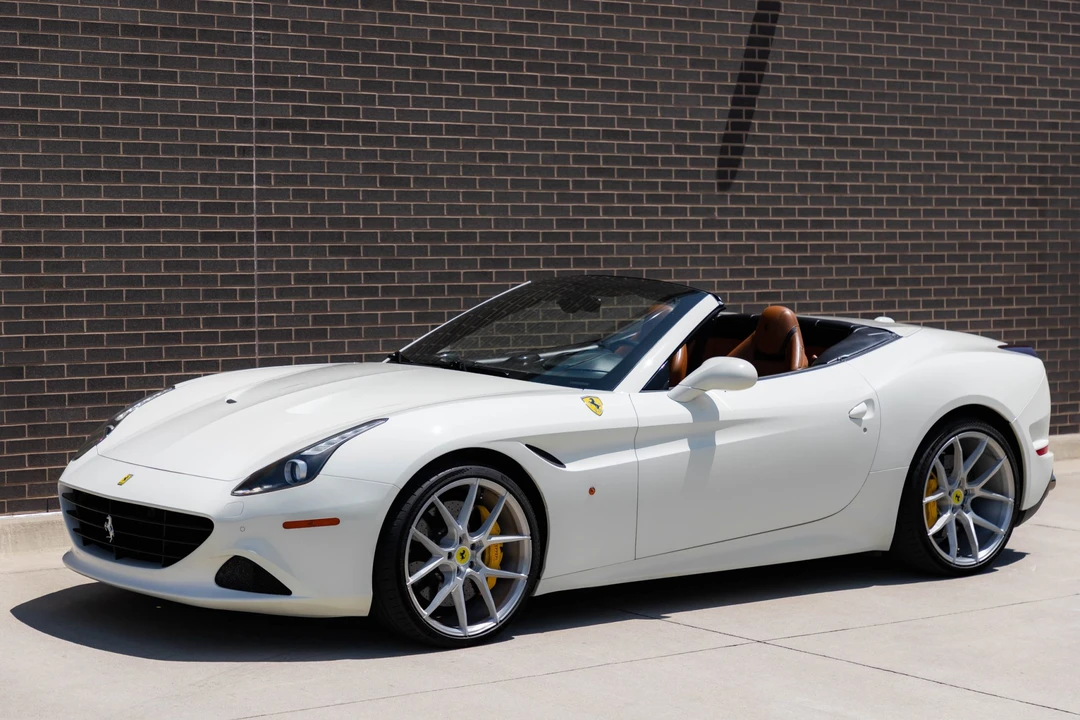 2015 Ferrari California T - Image 2 of 31
