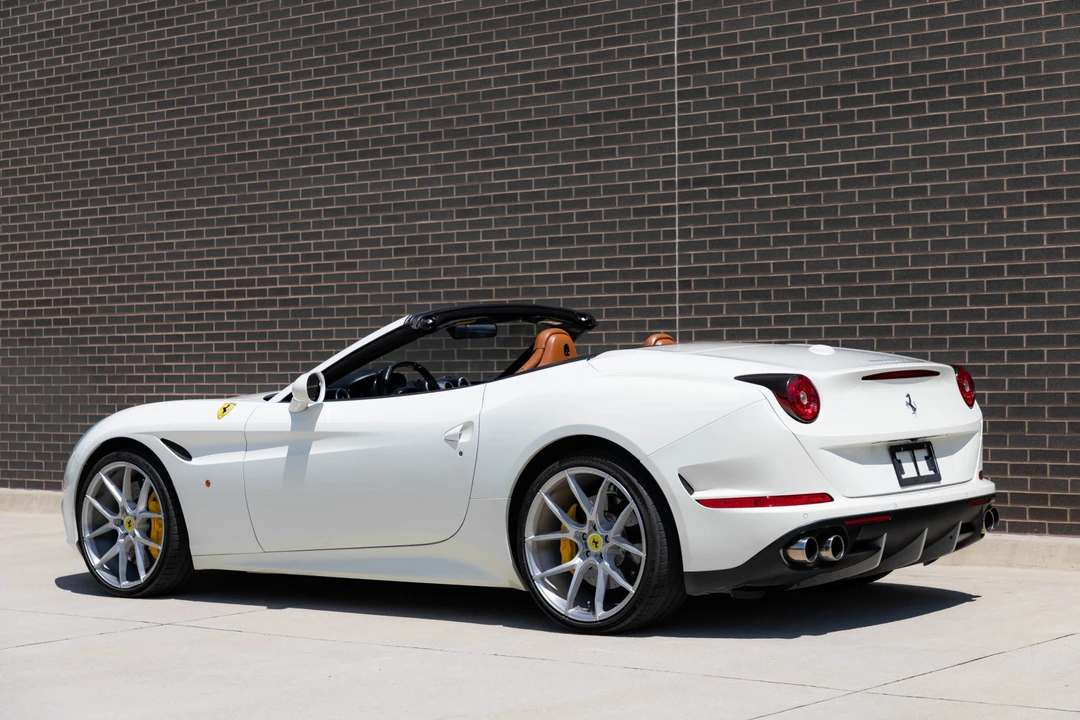 2015 Ferrari California T - Image 4 of 31