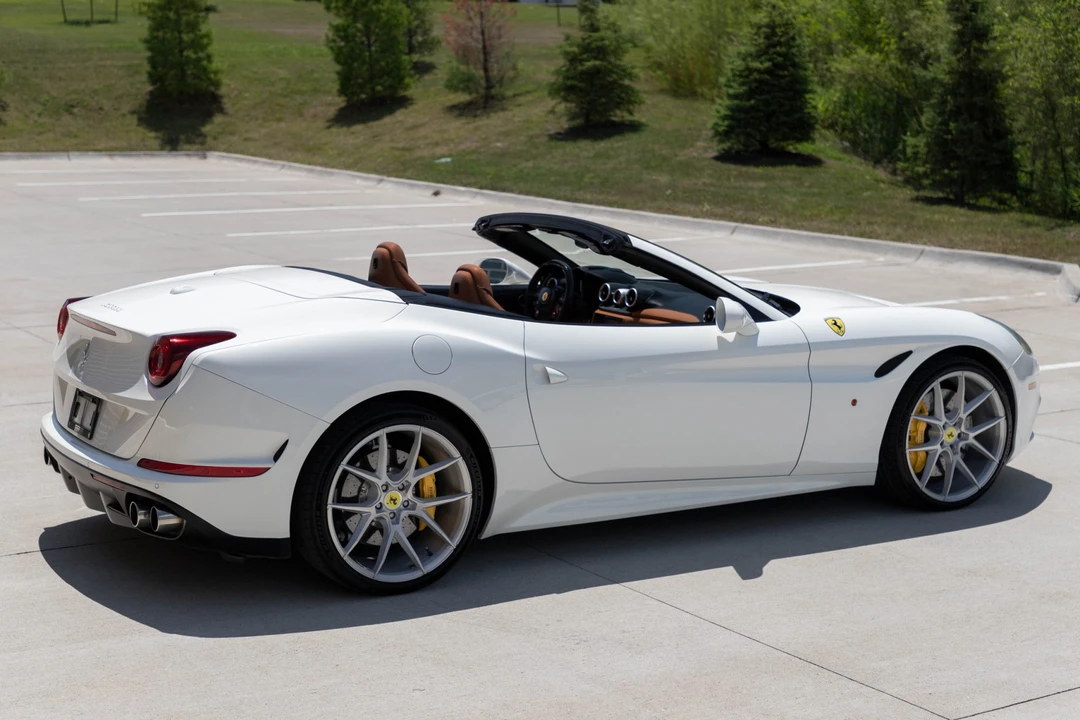 2015 Ferrari California T - Image 6 of 31