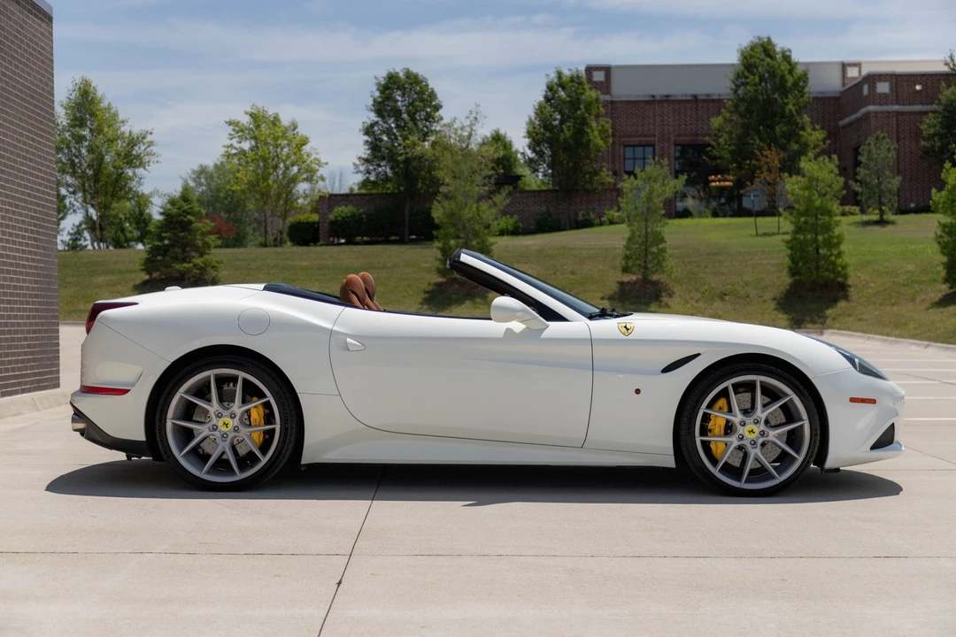 2015 Ferrari California T - Image 7 of 31