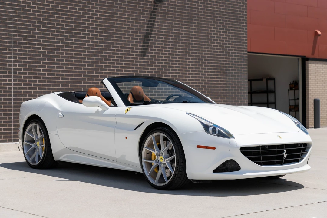 2015 Ferrari California T - Image 8 of 31