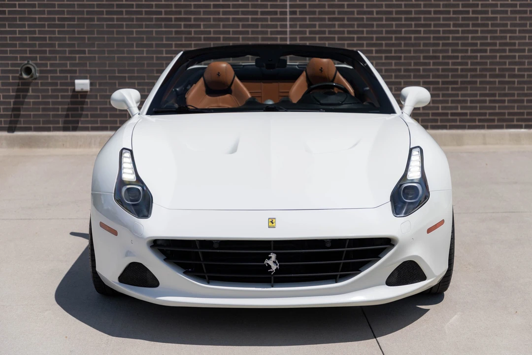 2015 Ferrari California T - Image 9 of 31