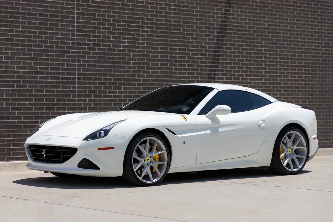 2015 Ferrari California T - Image 10 of 31