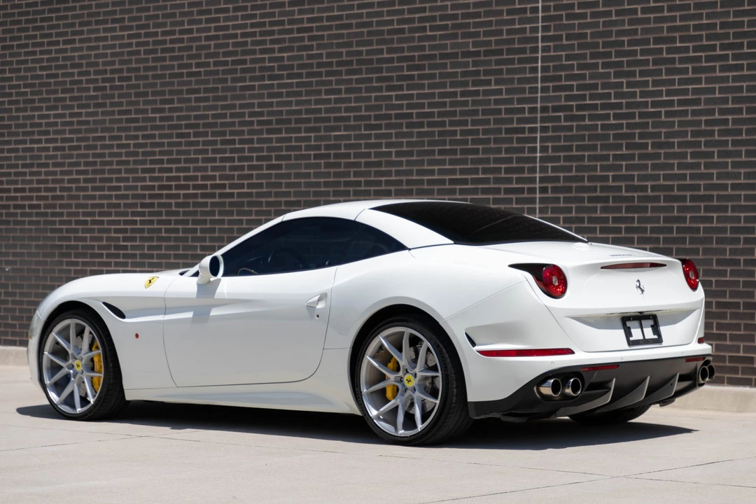 2015 Ferrari California T - Image 12 of 31