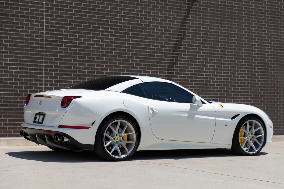 2015 Ferrari California T - Image 13 of 31