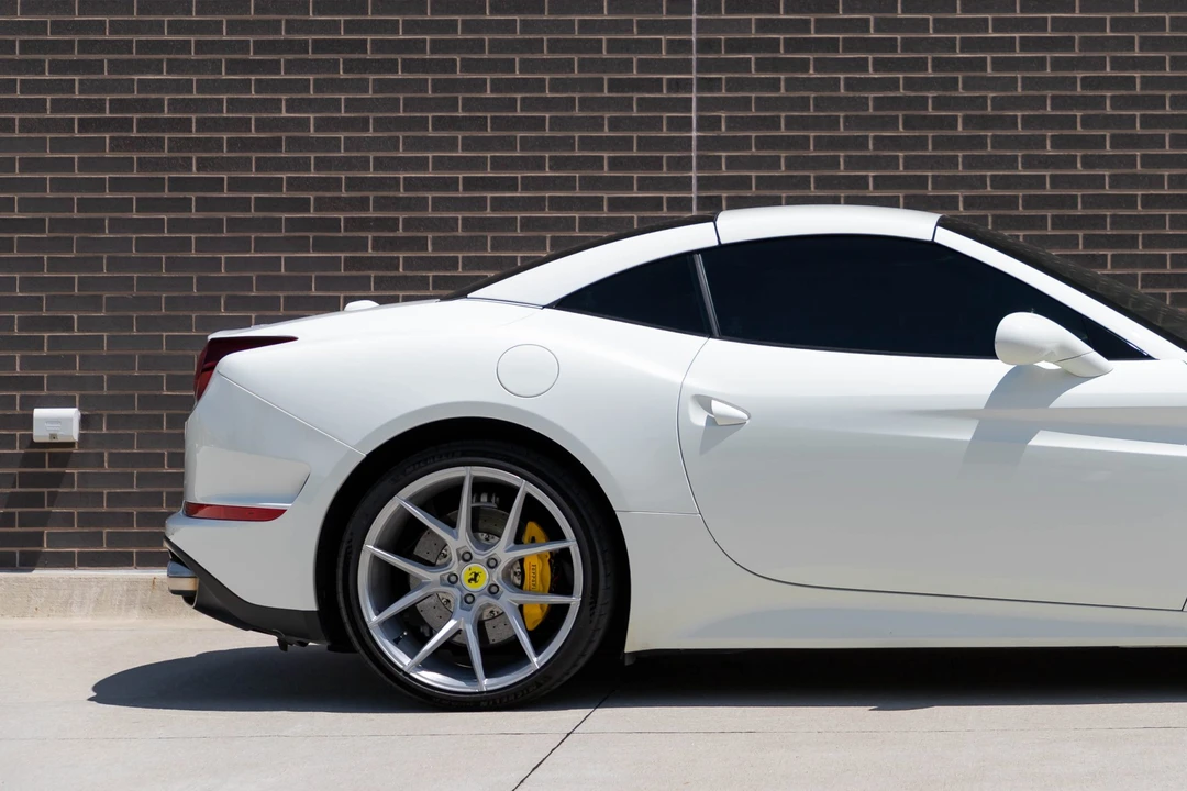 2015 Ferrari California T - Image 18 of 31