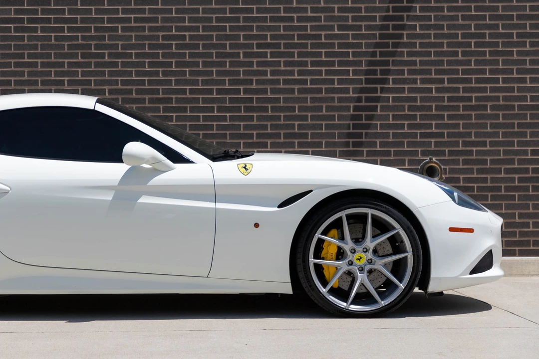 2015 Ferrari California T - Image 19 of 31