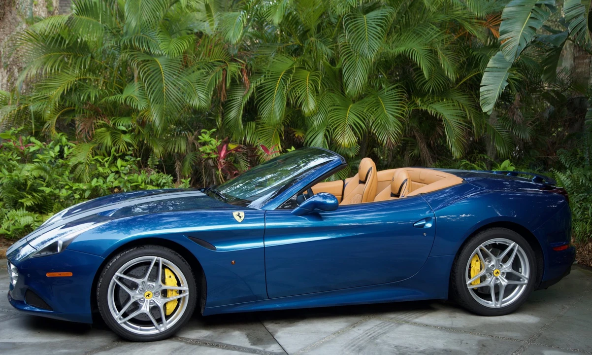2015 Ferrari California T - Image 9 of 31