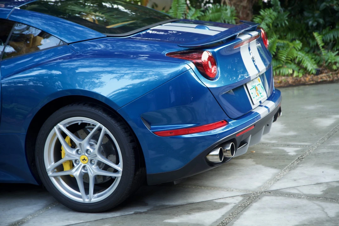 2015 Ferrari California T - Image 14 of 31
