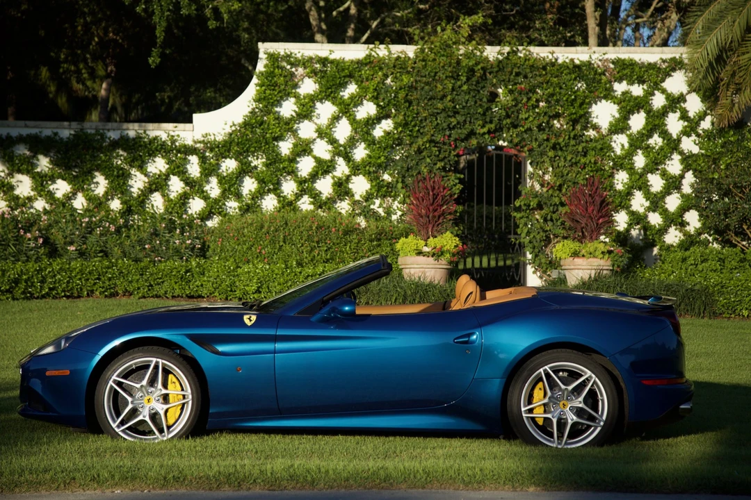2015 Ferrari California T - Image 10 of 31