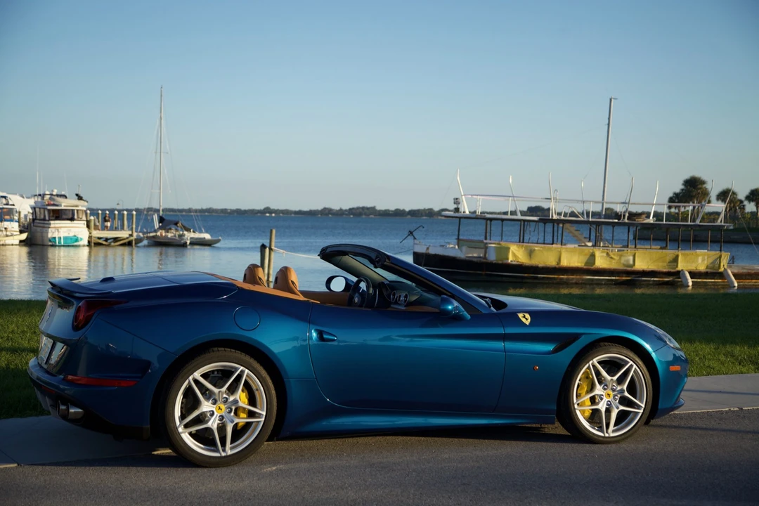 2015 Ferrari California T - Image 22 of 31