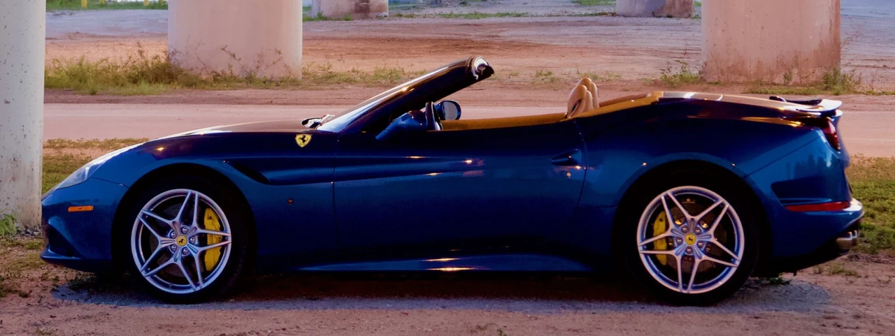 2015 Ferrari California T - Image 13 of 31