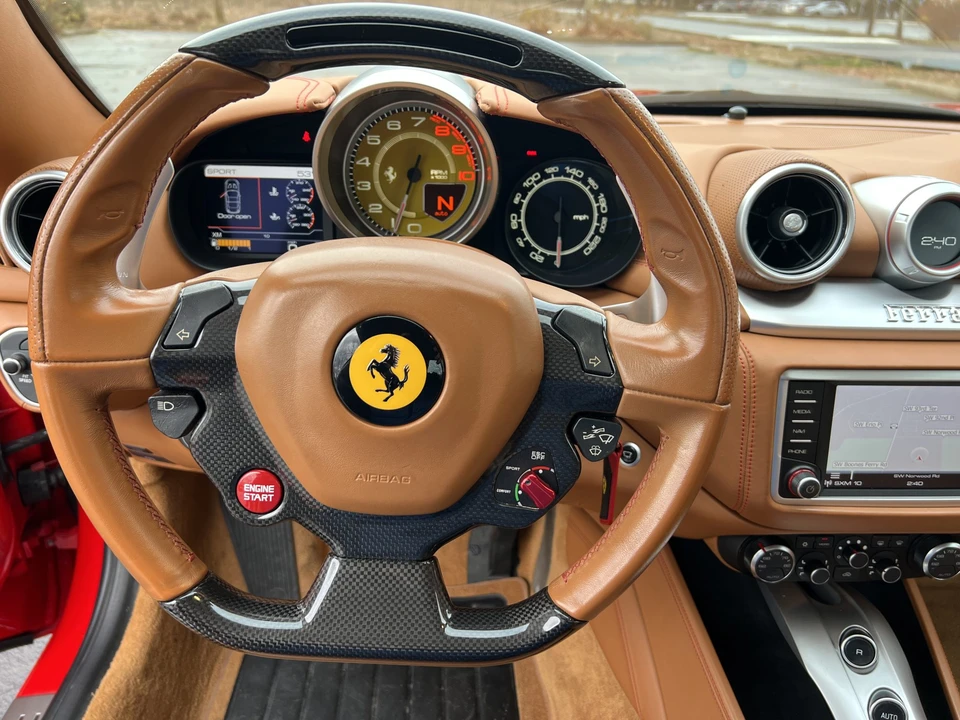 2015 Ferrari California T - Image 26 of 31