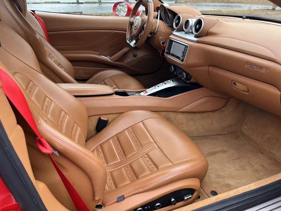 2015 Ferrari California T - Image 31 of 31