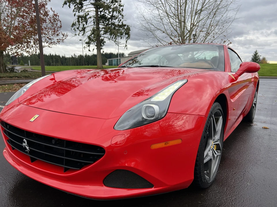 2015 Ferrari California T - Image 2 of 31
