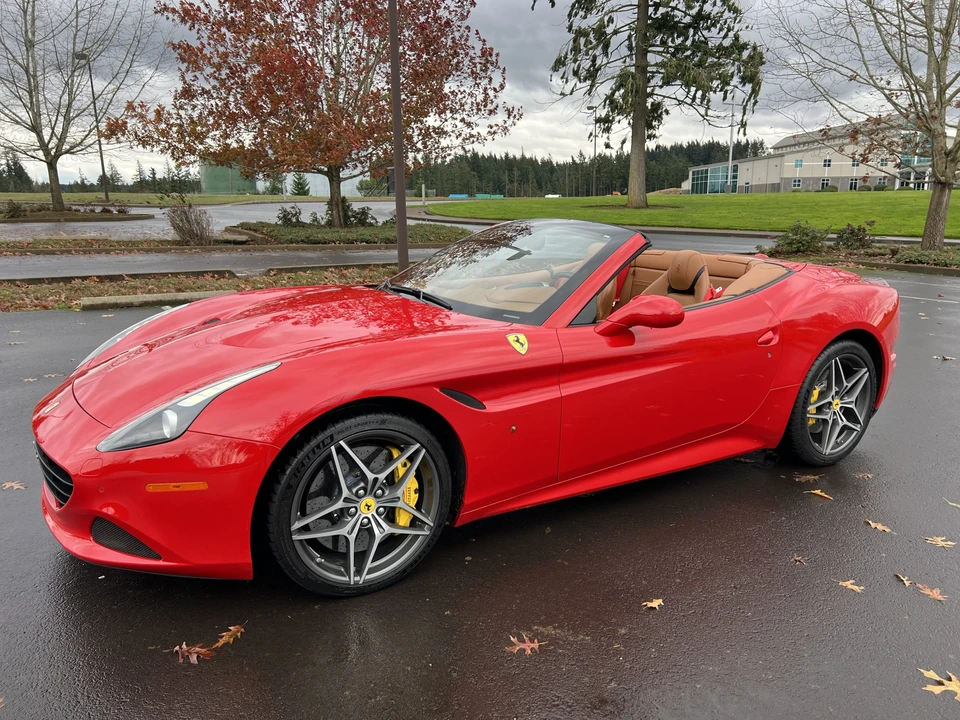 2015 Ferrari California T - Image 14 of 31