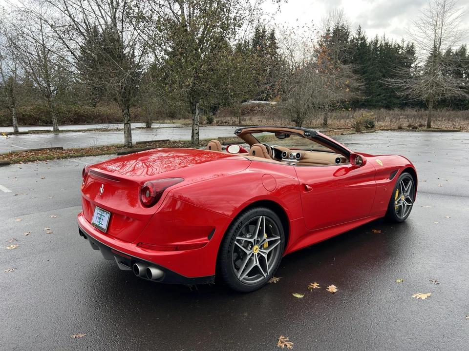 2015 Ferrari California T - Image 16 of 31