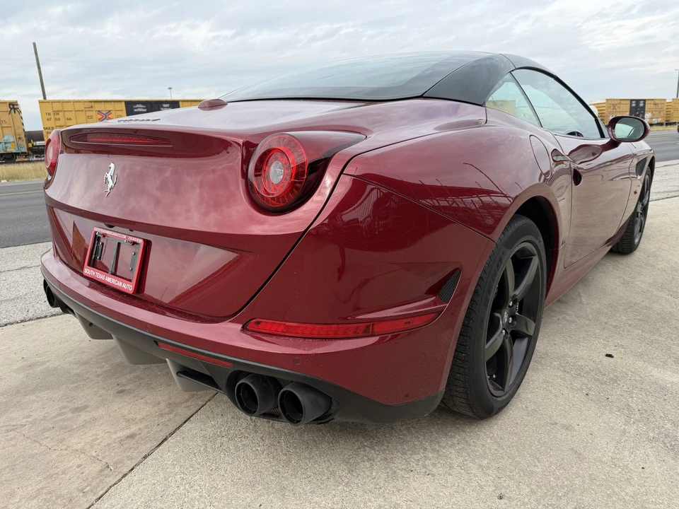 2015 Ferrari California T - Image 17 of 31
