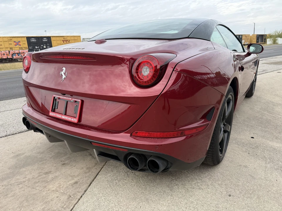 2015 Ferrari California T - Image 18 of 31