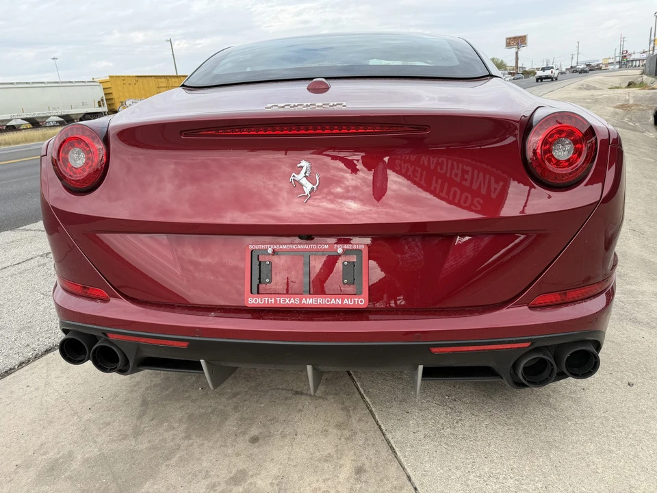 2015 Ferrari California T - Image 19 of 31