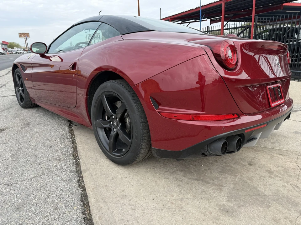 2015 Ferrari California T - Image 20 of 31