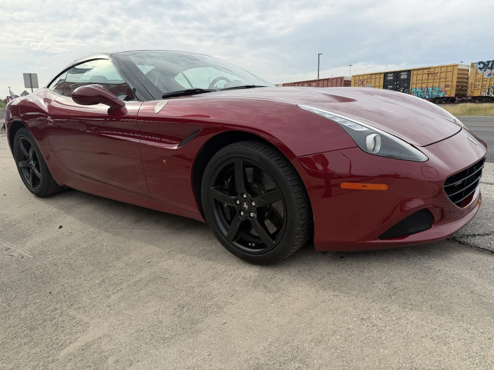 2015 Ferrari California T - Image 13 of 31