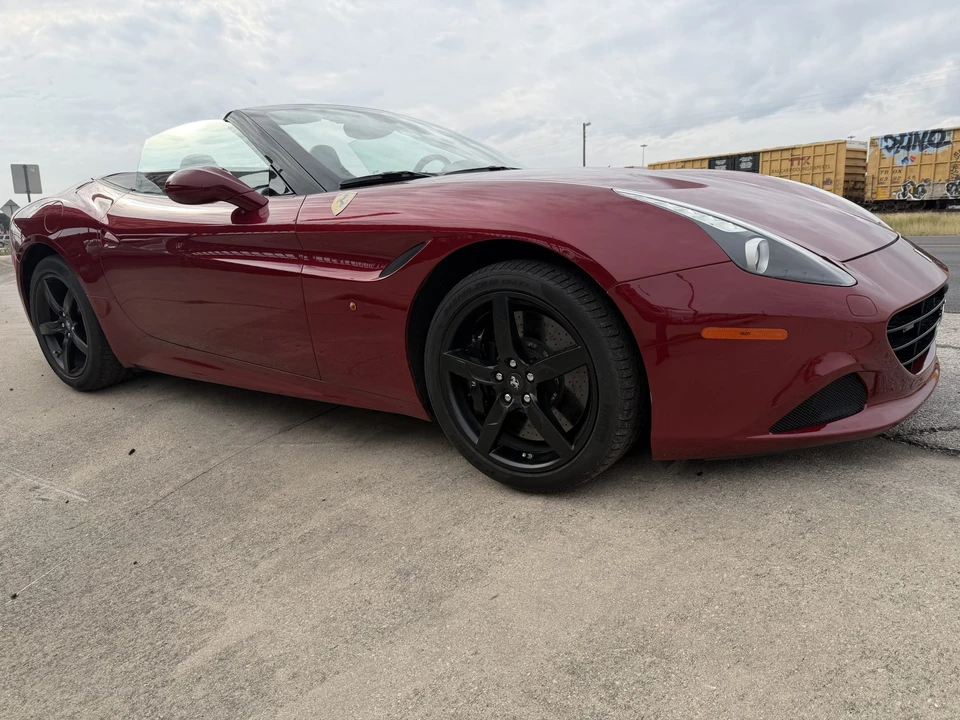 2015 Ferrari California T - Image 4 of 31