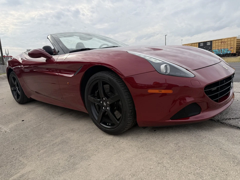 2015 Ferrari California T - Image 3 of 31