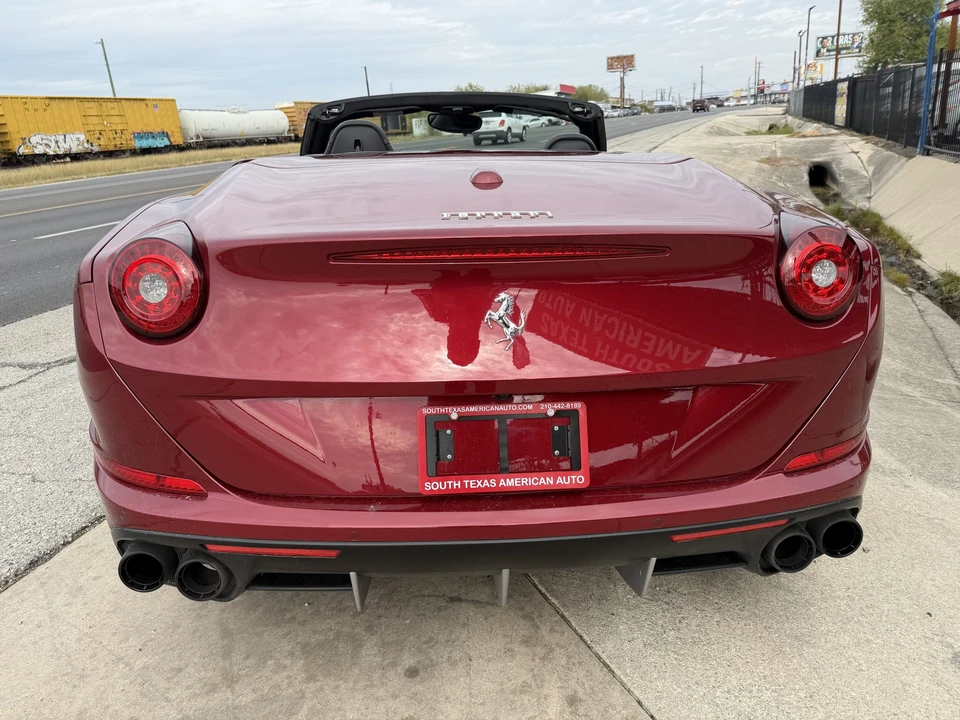 2015 Ferrari California T - Image 7 of 31