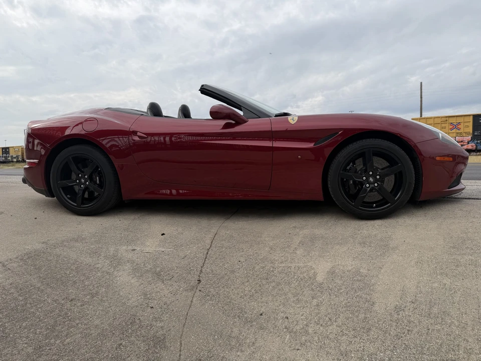 2015 Ferrari California T - Image 5 of 31