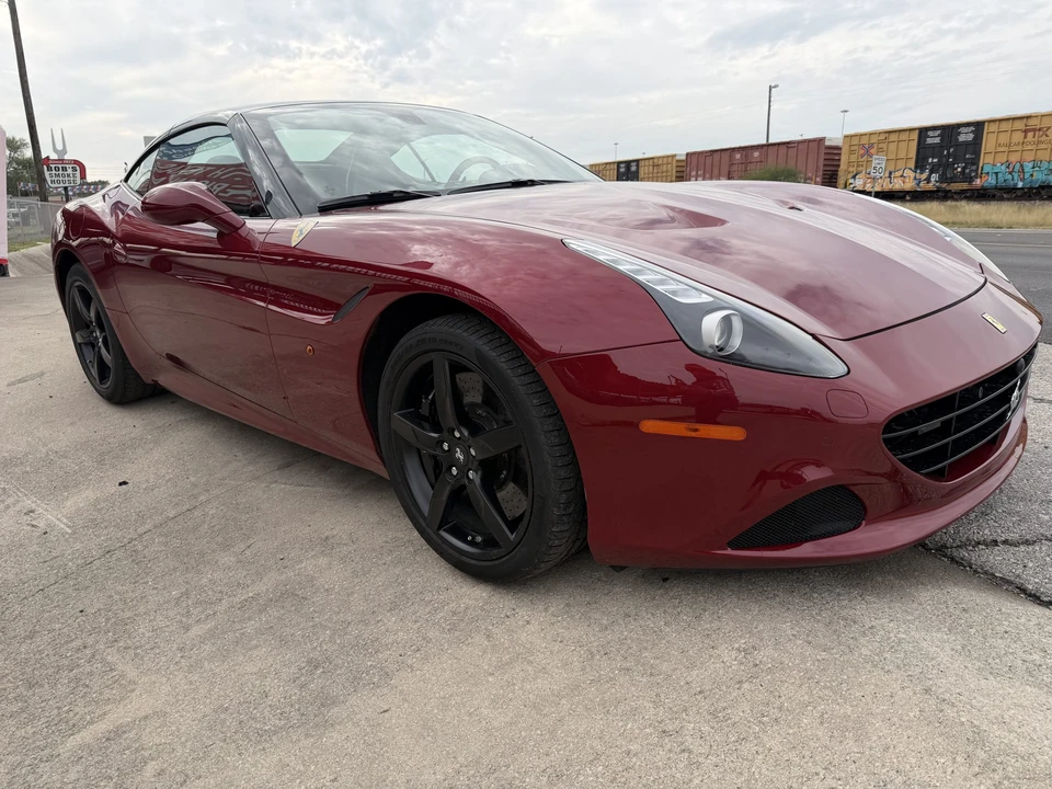 2015 Ferrari California T - Image 12 of 31