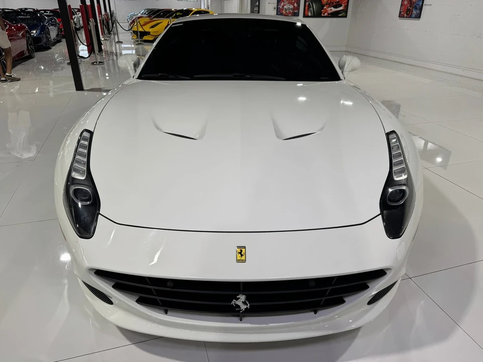 2015 Ferrari California T - Image 10 of 12