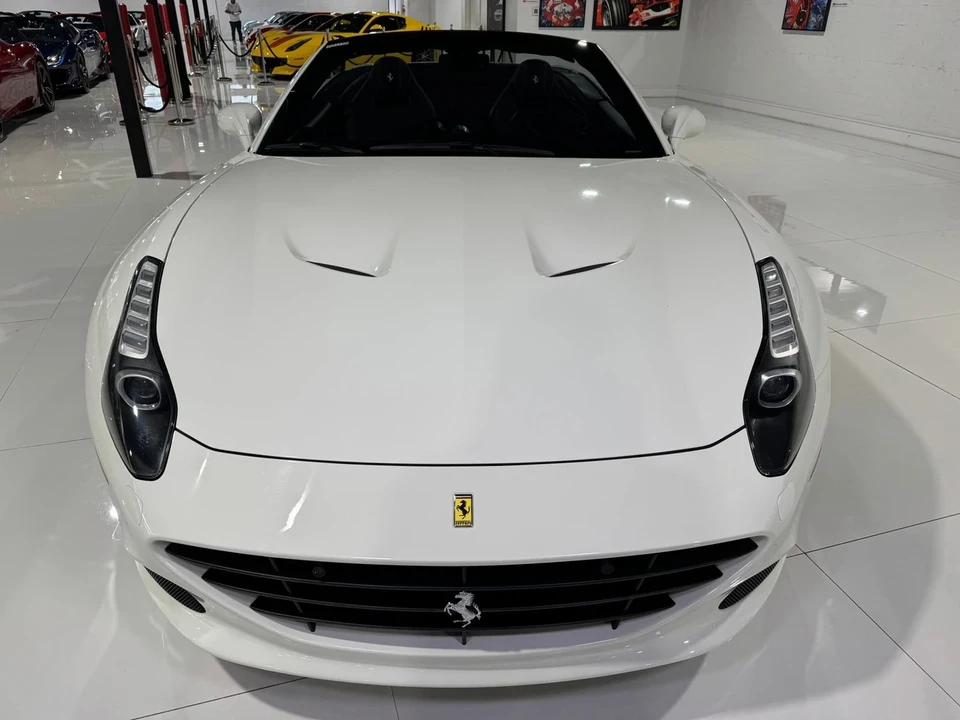 2015 Ferrari California T - Image 2 of 12
