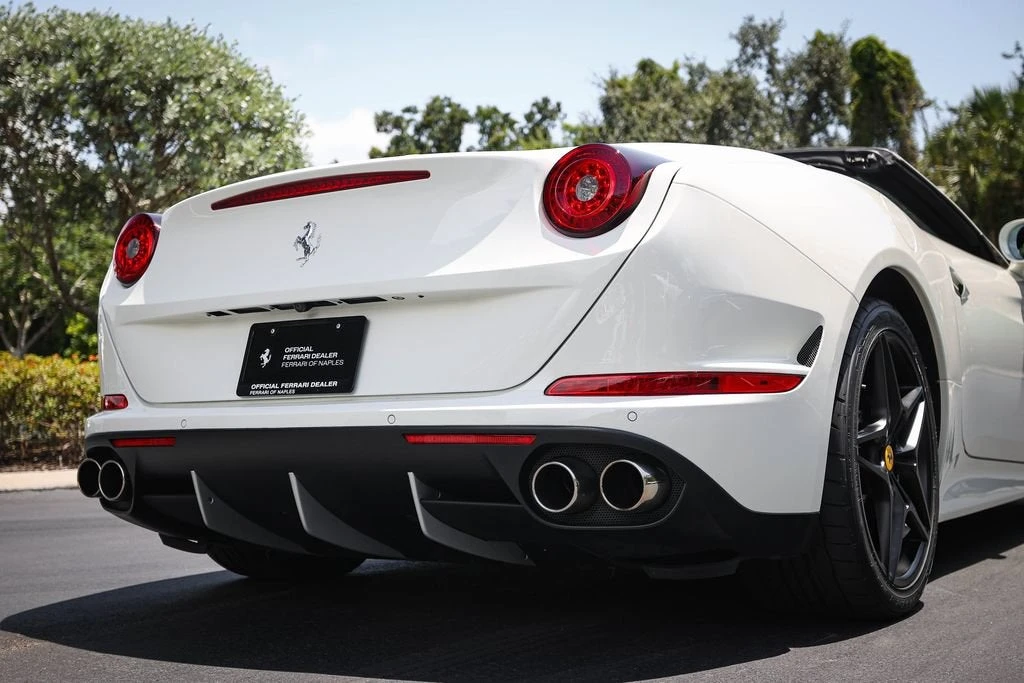 2015 Ferrari California T - Image 18 of 31