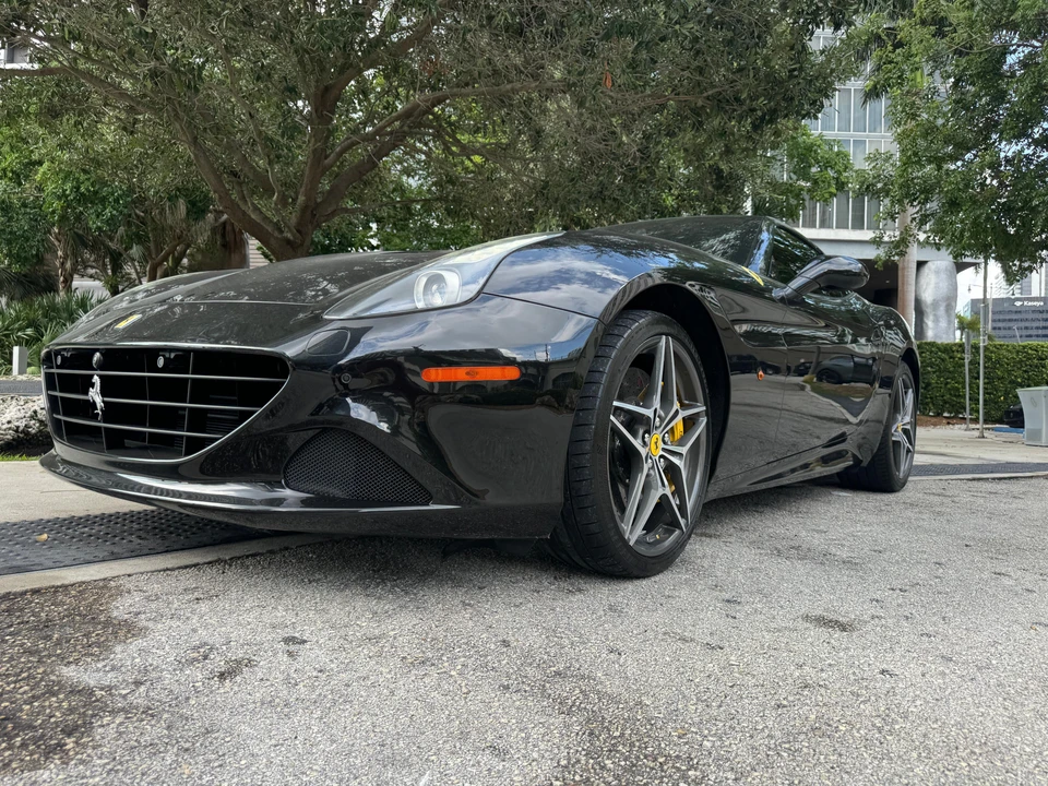 2015 Ferrari California T - Image 20 of 31