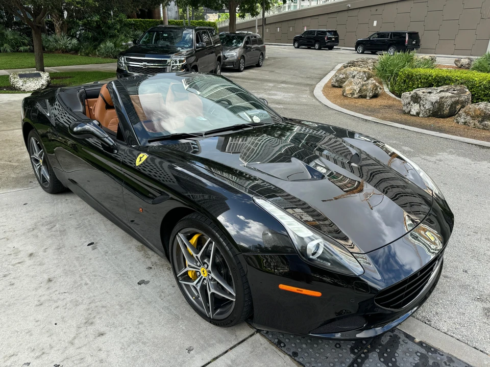 2015 Ferrari California T - Image 18 of 31