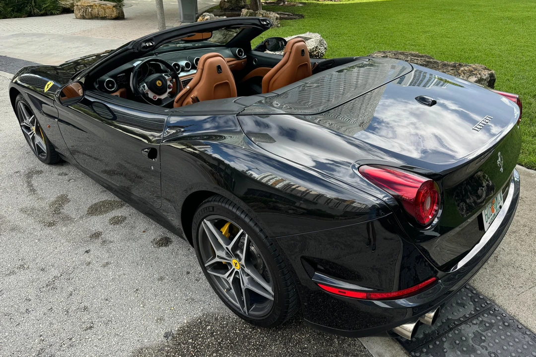 2015 Ferrari California T - Image 4 of 31