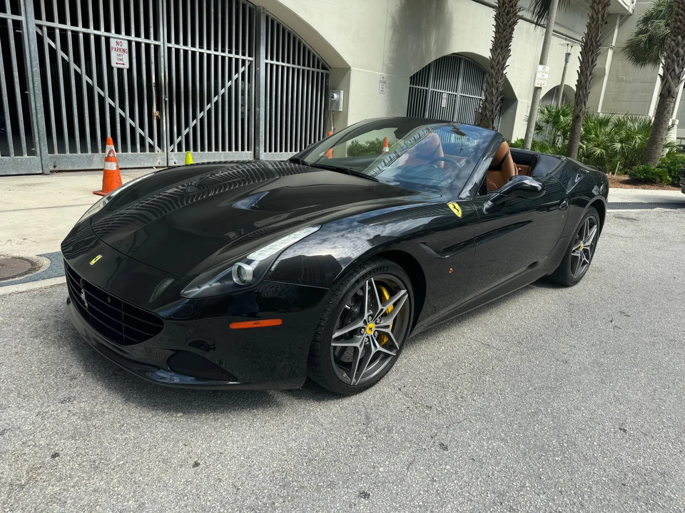 2015 Ferrari California T - Image 6 of 31