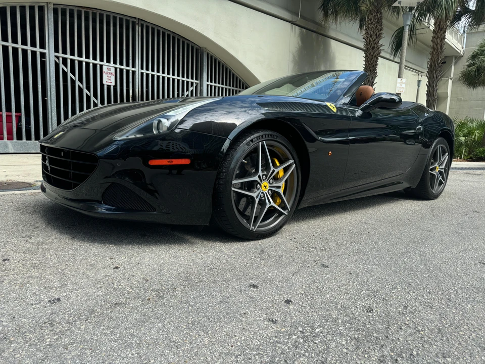 2015 Ferrari California T - Image 7 of 31