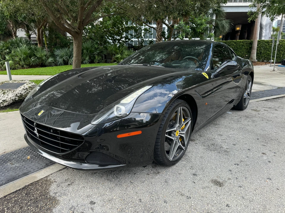 2015 Ferrari California T - Image 21 of 31